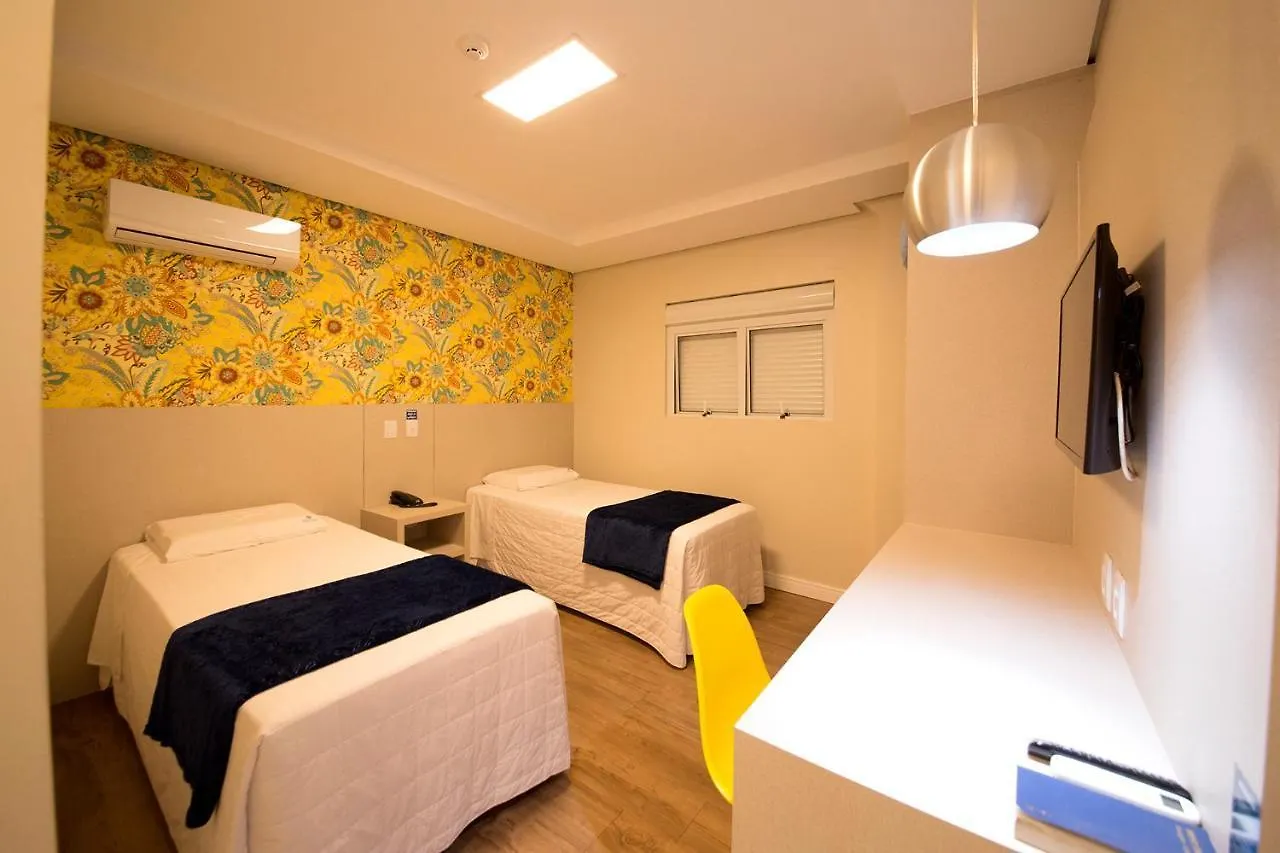 Hiber Hotel - Acesso A Chapecó 3*,